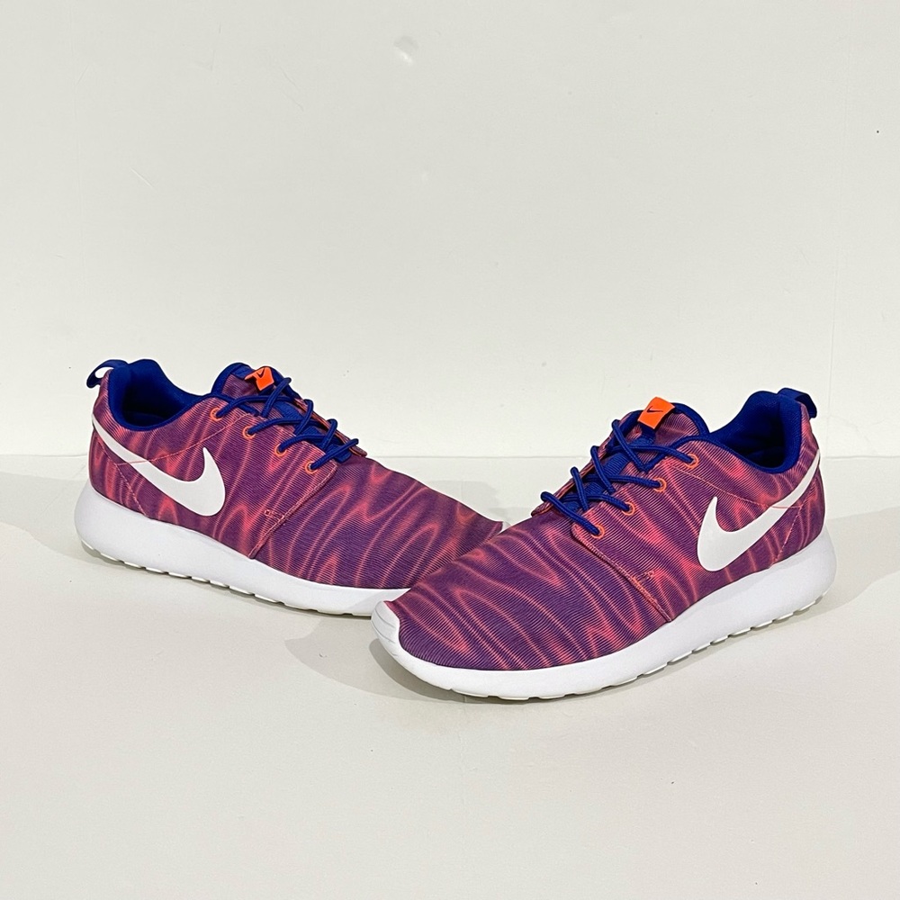 Nike Roshe One Printed Premium Casual
Athletic Running Sneakers